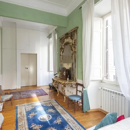 Vatican Luxury Three Bedroom Appartamento