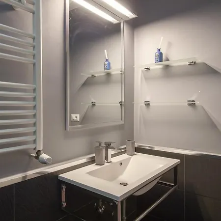 Vatican Luxury Three Bedroom Appartamento *