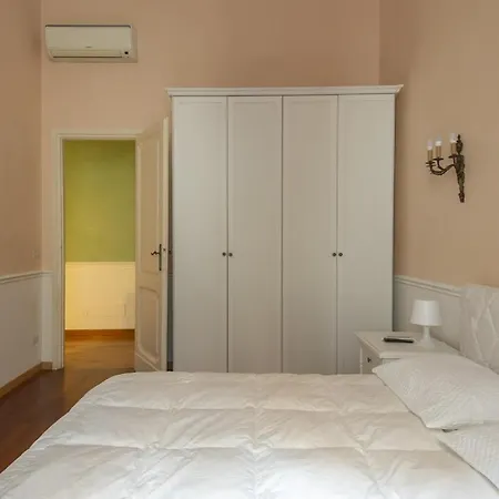 Vatican Luxury Three Bedroom Appartamento *