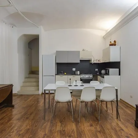 Vatican Luxury Three Bedroom Appartement Rome