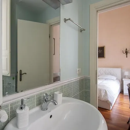 Apartment Vatican Luxury Three Bedroom